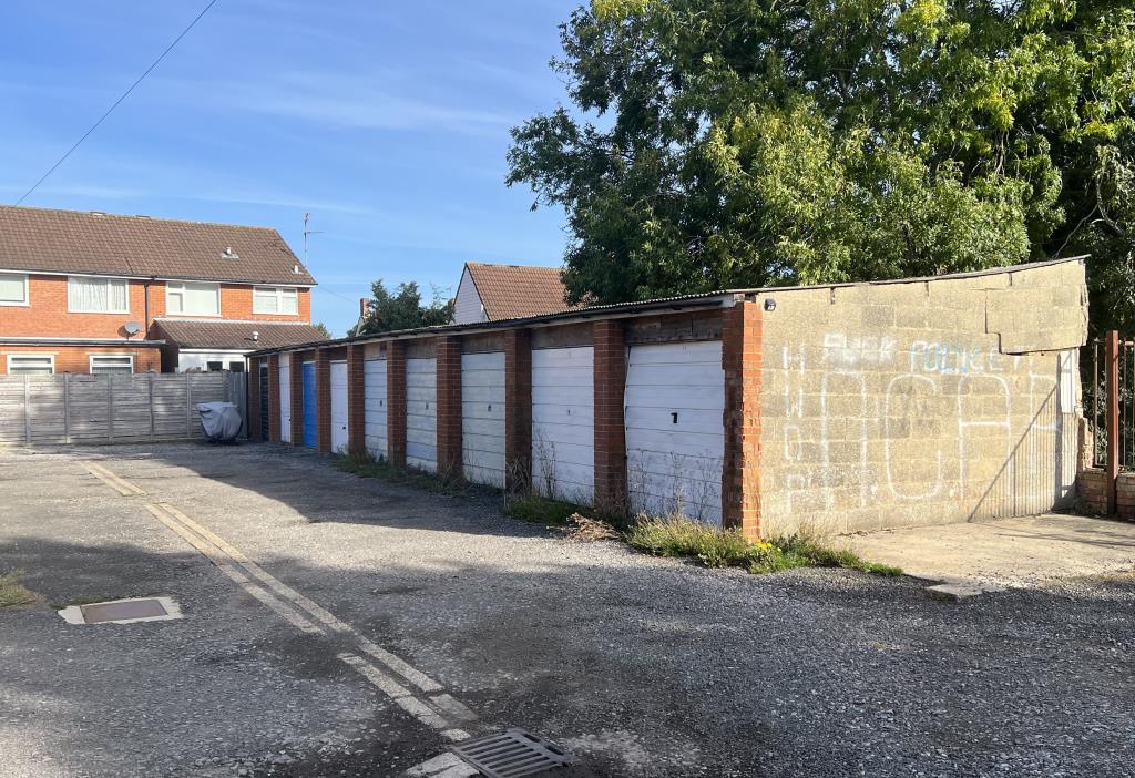Lot: 69 - FIVE VACANT GARAGES -
